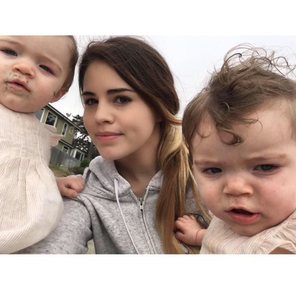 Meet your Posher, Alectra - Picture 1 of 1